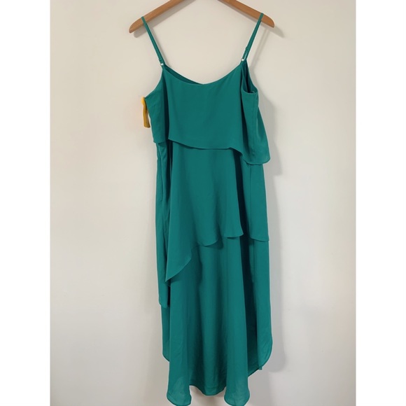 NWT BCBG Paris Tiered Dress - Picture 3 of 11
